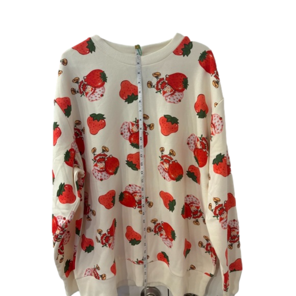 Strawberry Shortcake Women’s Crewneck Sweater NWOT Size M - Picture 5 of 9
